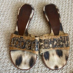 Pre-own Roberto cavalli sandals size 9